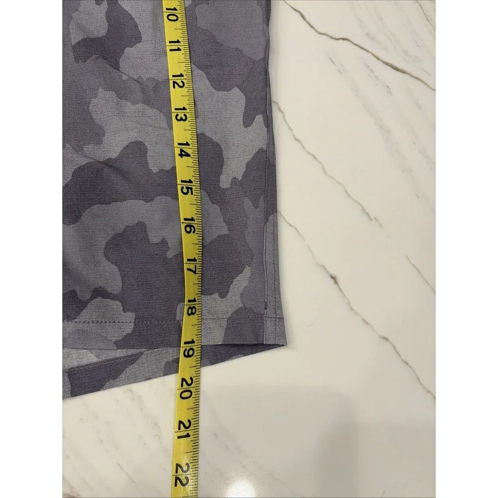 Kirkland Signature Men's Stretch Swim Shorts Grey Cammo Size XL Beach Swim